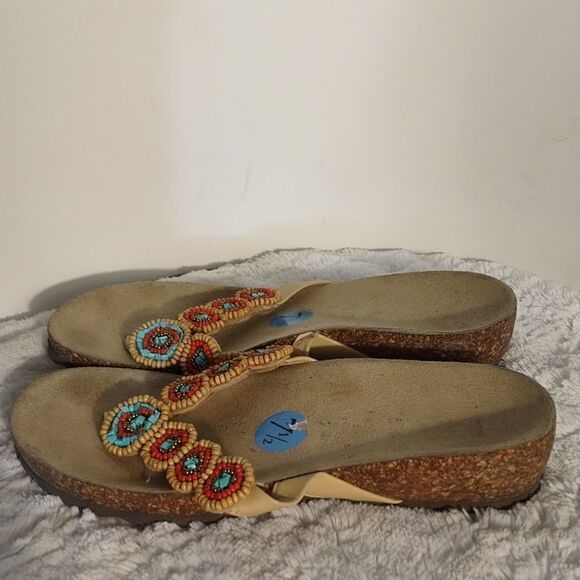 Beaded Woman's Thong Sandals  - Picture 4 of 6